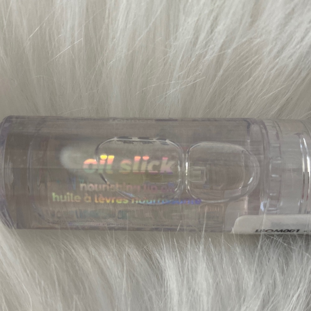 New Lottie London vanilla whip lip oil - Picture 2 of 9